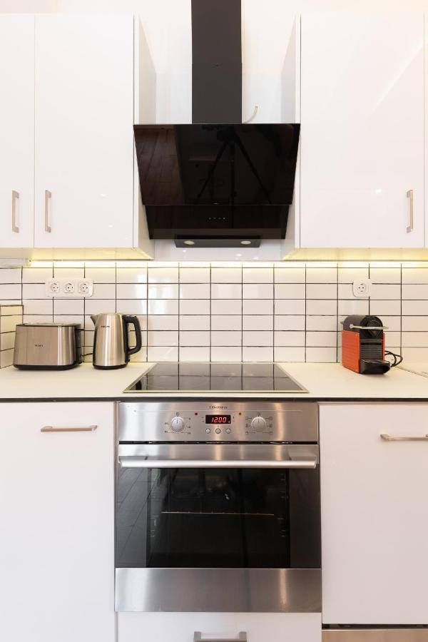 Modern Apartment, Short Walk To Acropolis Sites 아테네 외부 사진
